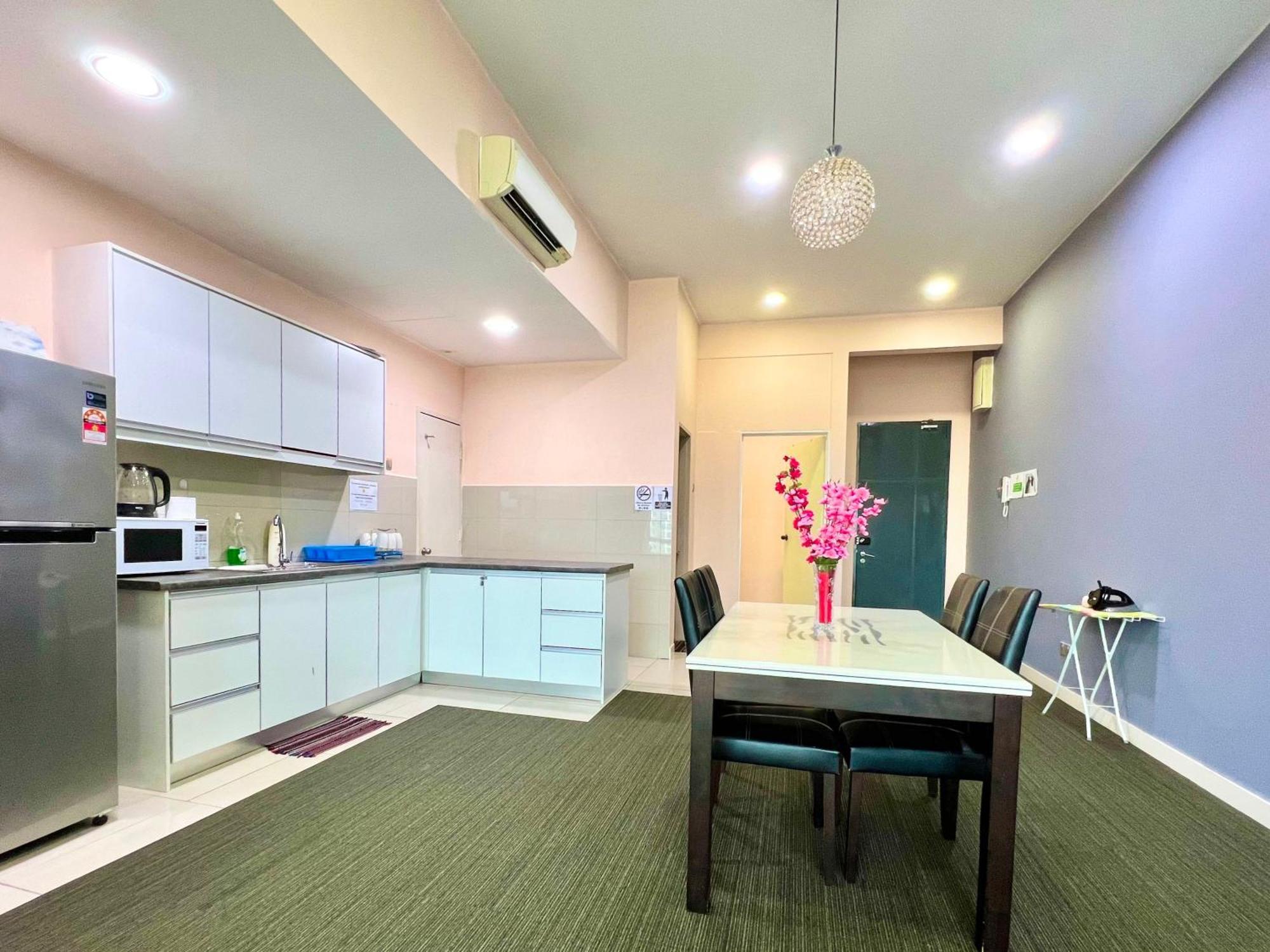 Capital O 90987 The Loft Residences Homestay @ Imago Shopping Mall 2 Kampong Sembulan Экстерьер фото